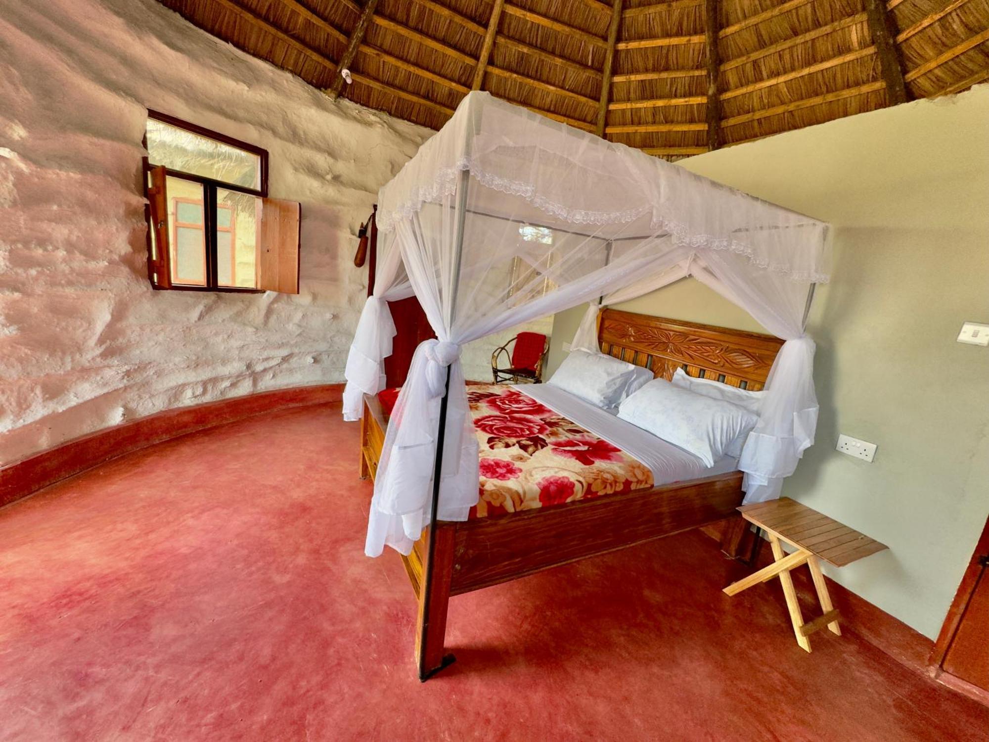 Maasai Eco Boma & Lodge - Experience Maasai Culture Makuyuni Exterior photo